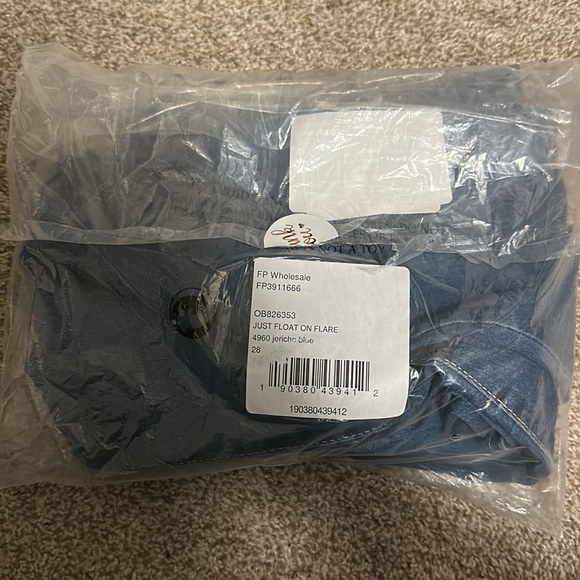 NWT Free People Just Float on Flare - Picture 3 of 3